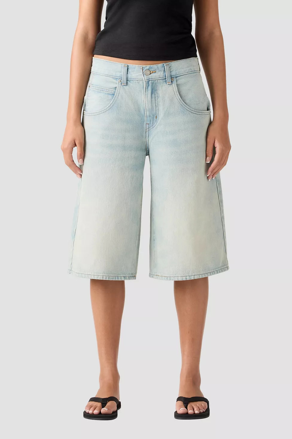 Levi\u2019s\u00ae Super Baggy Mid-Rise Jorts | Urban Outfitters (US and RoW)