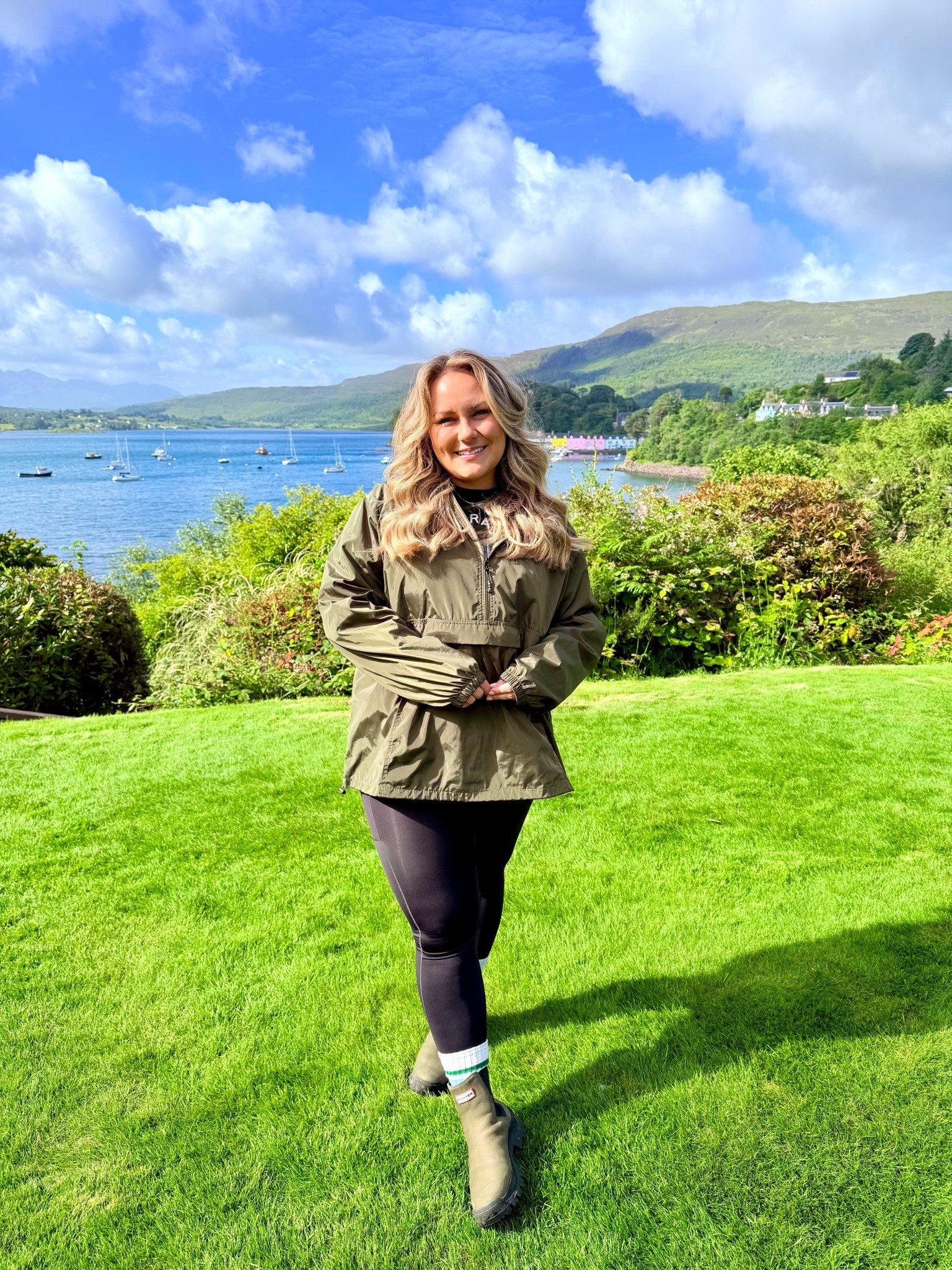 🏴󠁧󠁢󠁳󠁣󠁴󠁿Everything I wore in Scotland🦄 
📍Enjoying the colorful views of Portree, Isle of Skye 

#LTKTravel #LTKMidsize #LTKActive