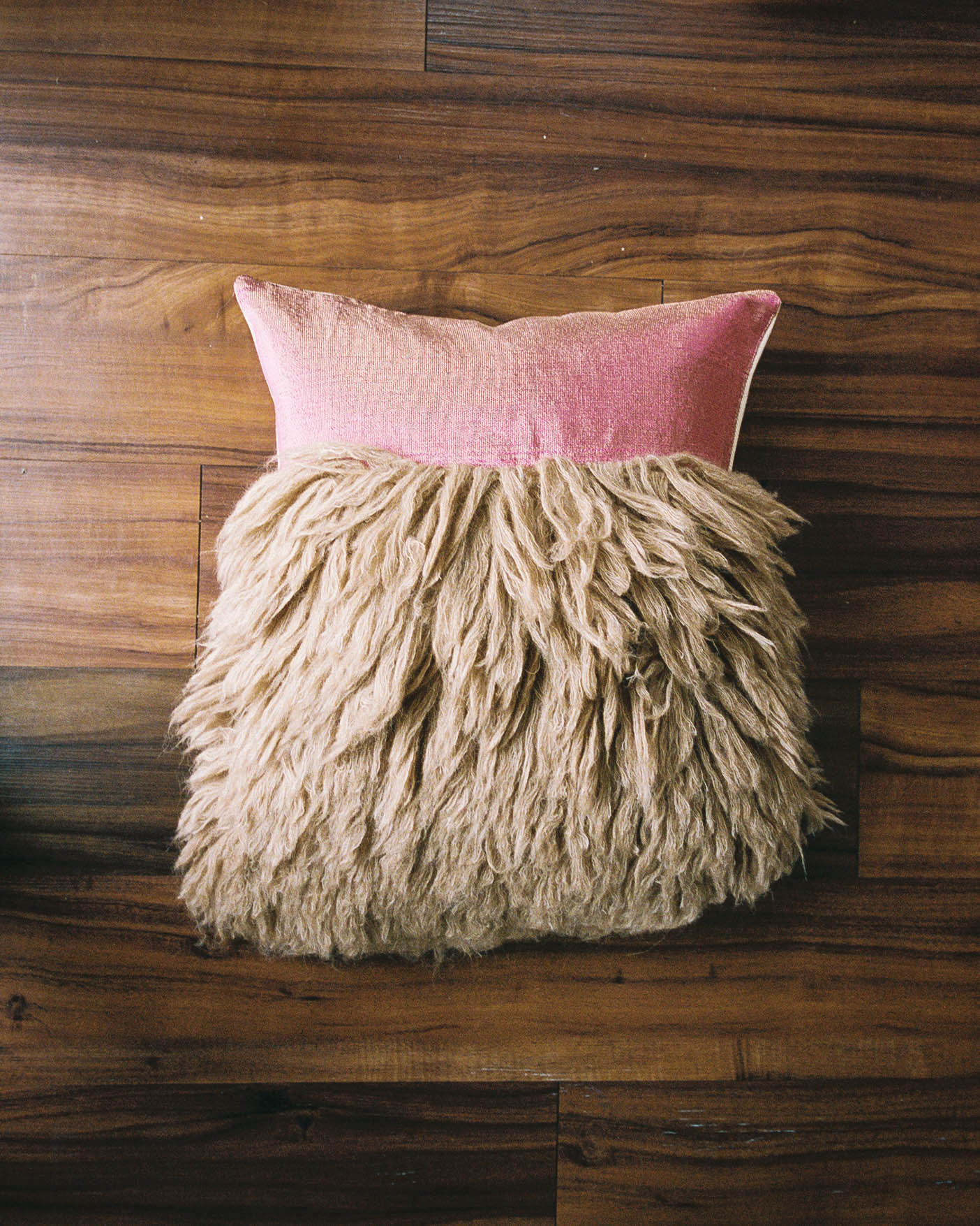 Wugo Throw Pillow - Iridescent Magenta/Andes Sand | Ifsthetic