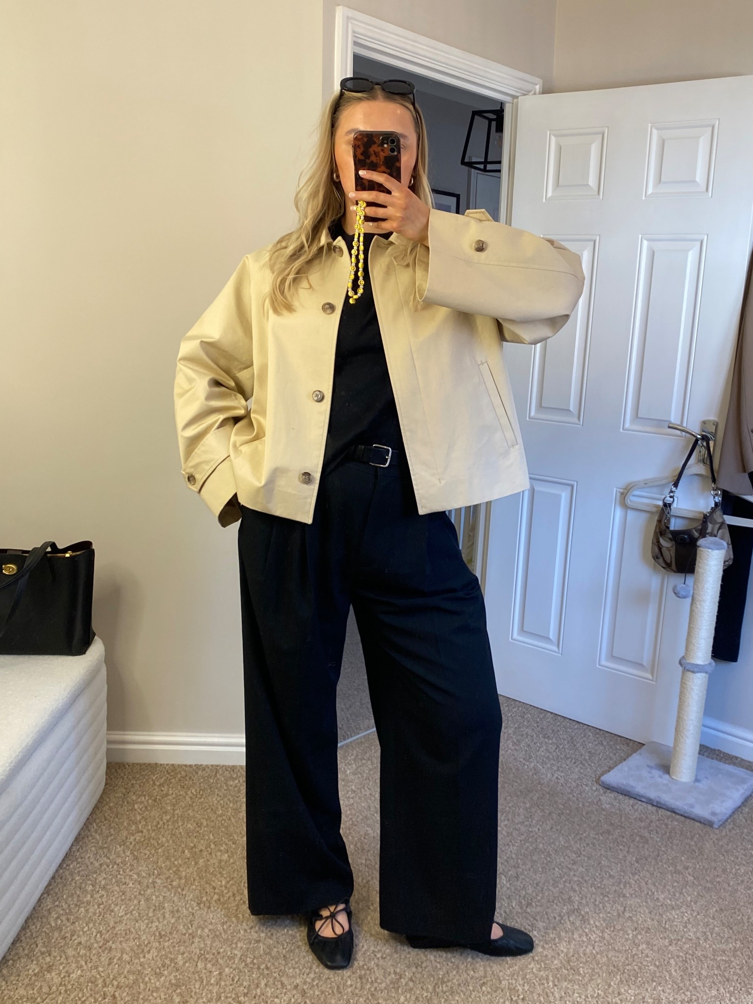 Work ootd // mid size ootd // cos trench coat 

#LTKuk #LTKsummer #LTKmidsize