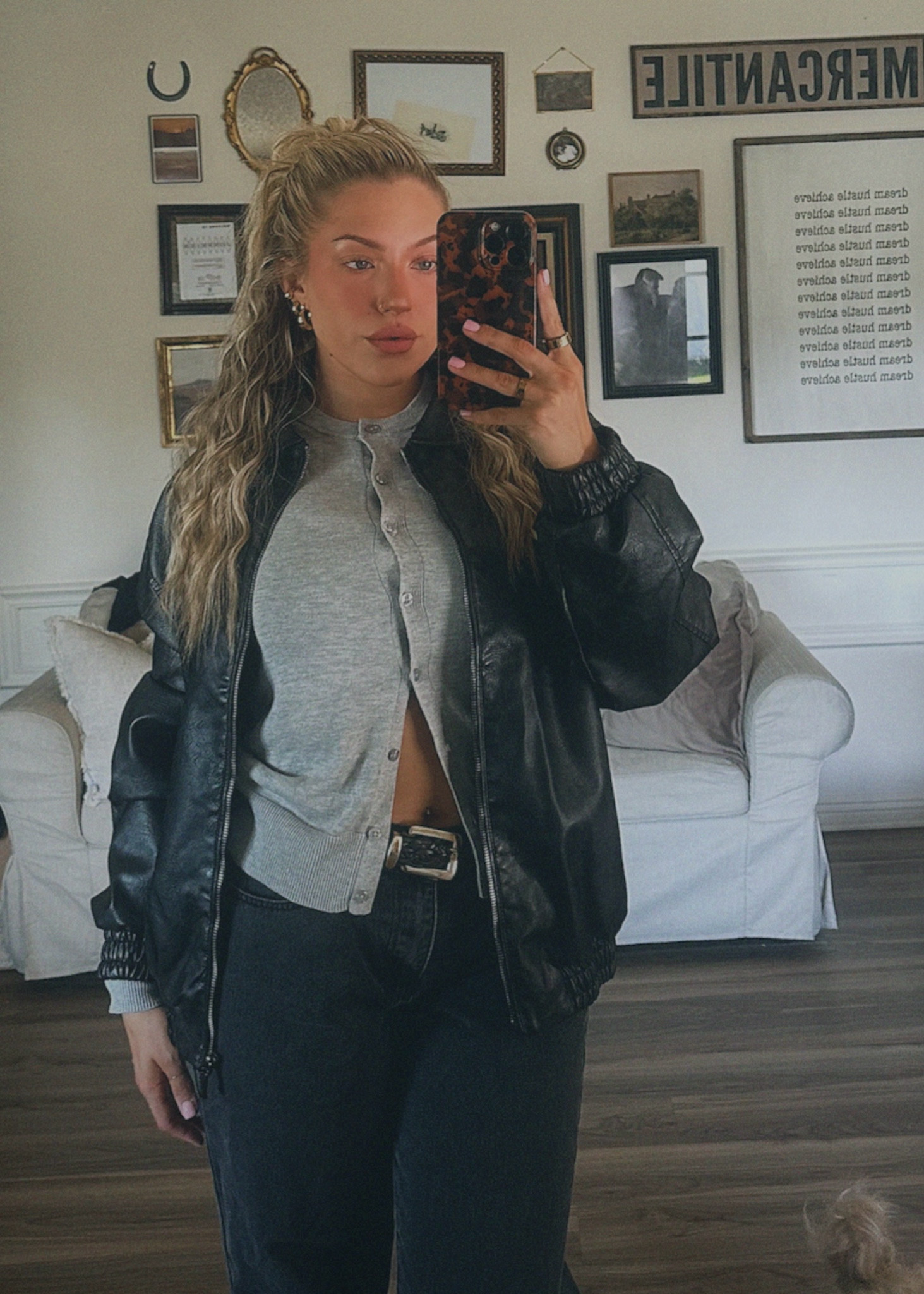 jacket is youngLA for her code BROOKEWORKSOUT — https://www.youngla.com/products/w556?hcUrl=%2Fen-US

pants are White Fox - my code is BROOKEBTT https://whitefoxboutique.com/products/bring-the-style-jeans-black-acid-wash

belt is my grandmas 🫶🏼