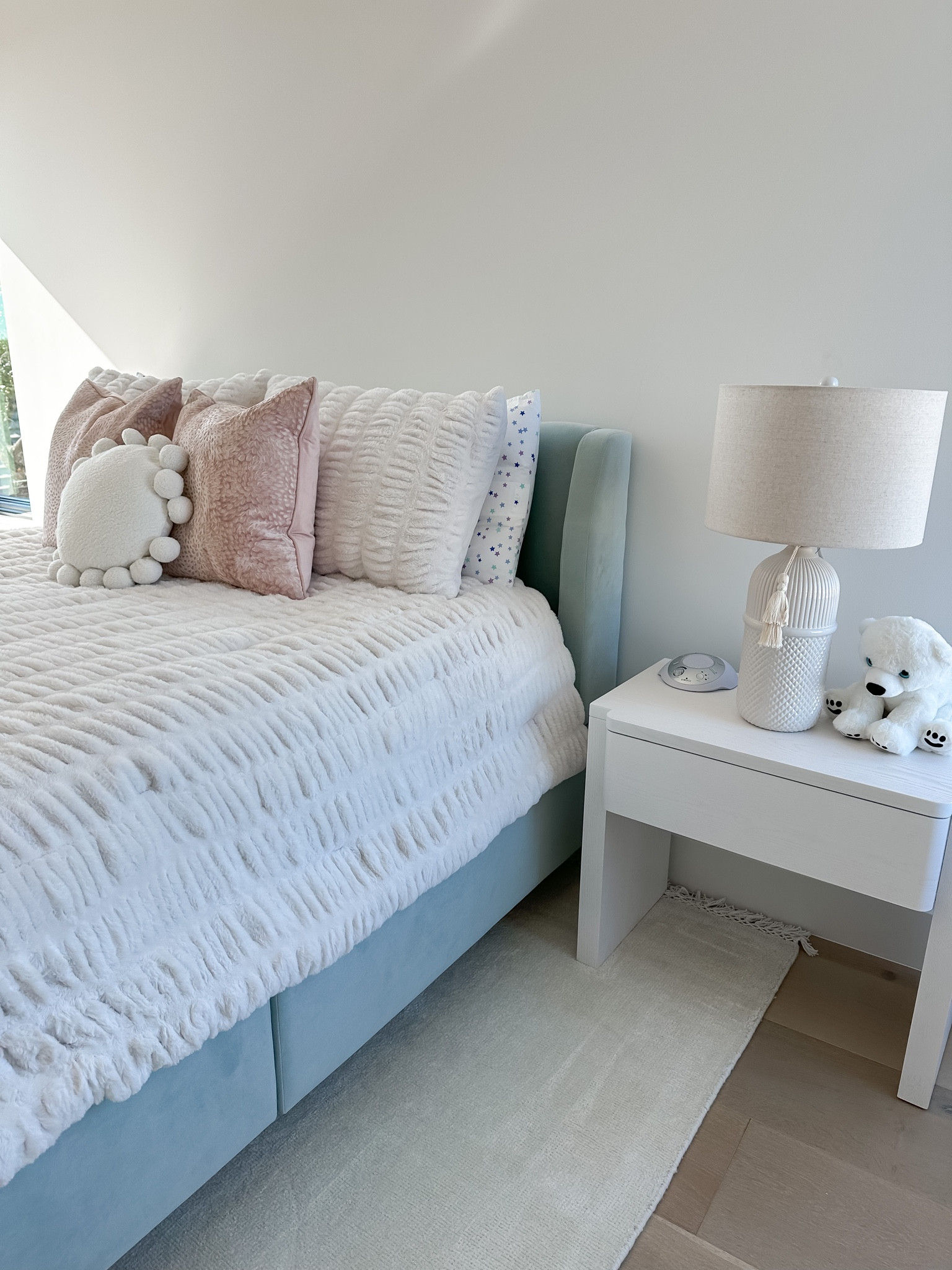 Laila’s bedroom details 

#LTKworkwear