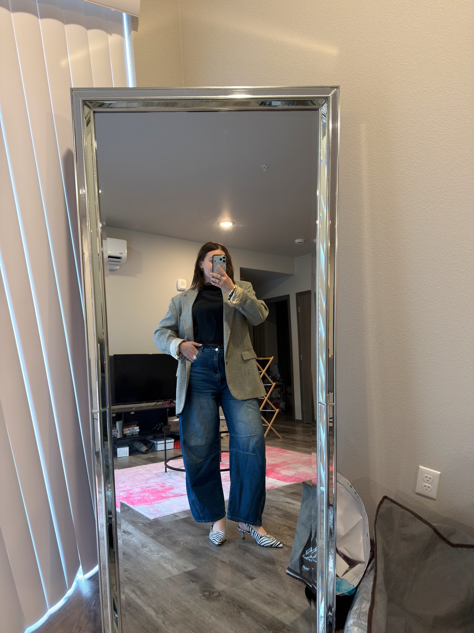 Business casual outfit for meetings and local events! I love an oversized blazer for work 🤗

I’m wearing a M bodysuit, size 14 jeans and size 9 heels

#LTKootd #LTKWorkwear #LTKMidsize