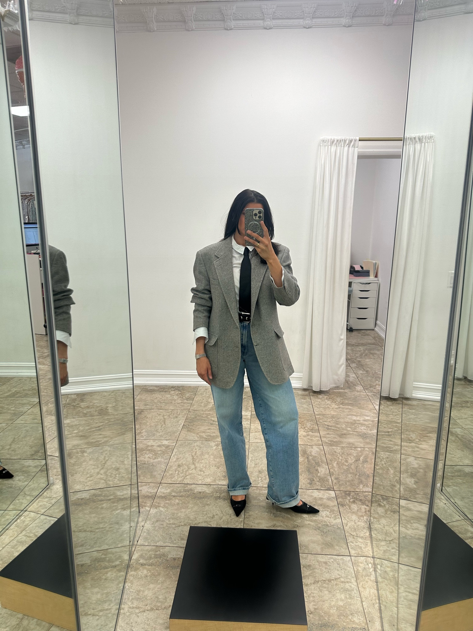 Day 2 LA outfit check!


#LTKfindsunder50 #LTKsalealert #LTKSeasonal