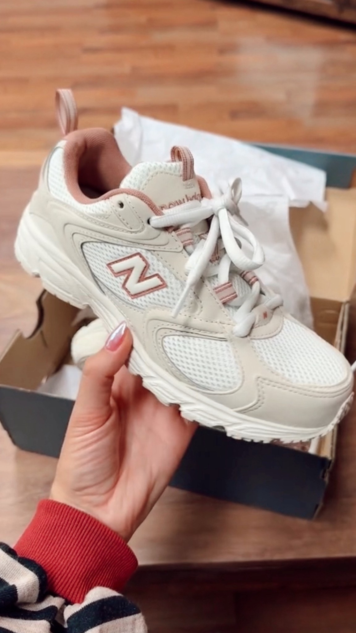 Found my new favorite sneakers👏🏼👟

#sneakers #newbalance #summershoes #summeroutfit #dsw

#LTKSeasonal #LTKShoeCrush #LTKFindsUnder100