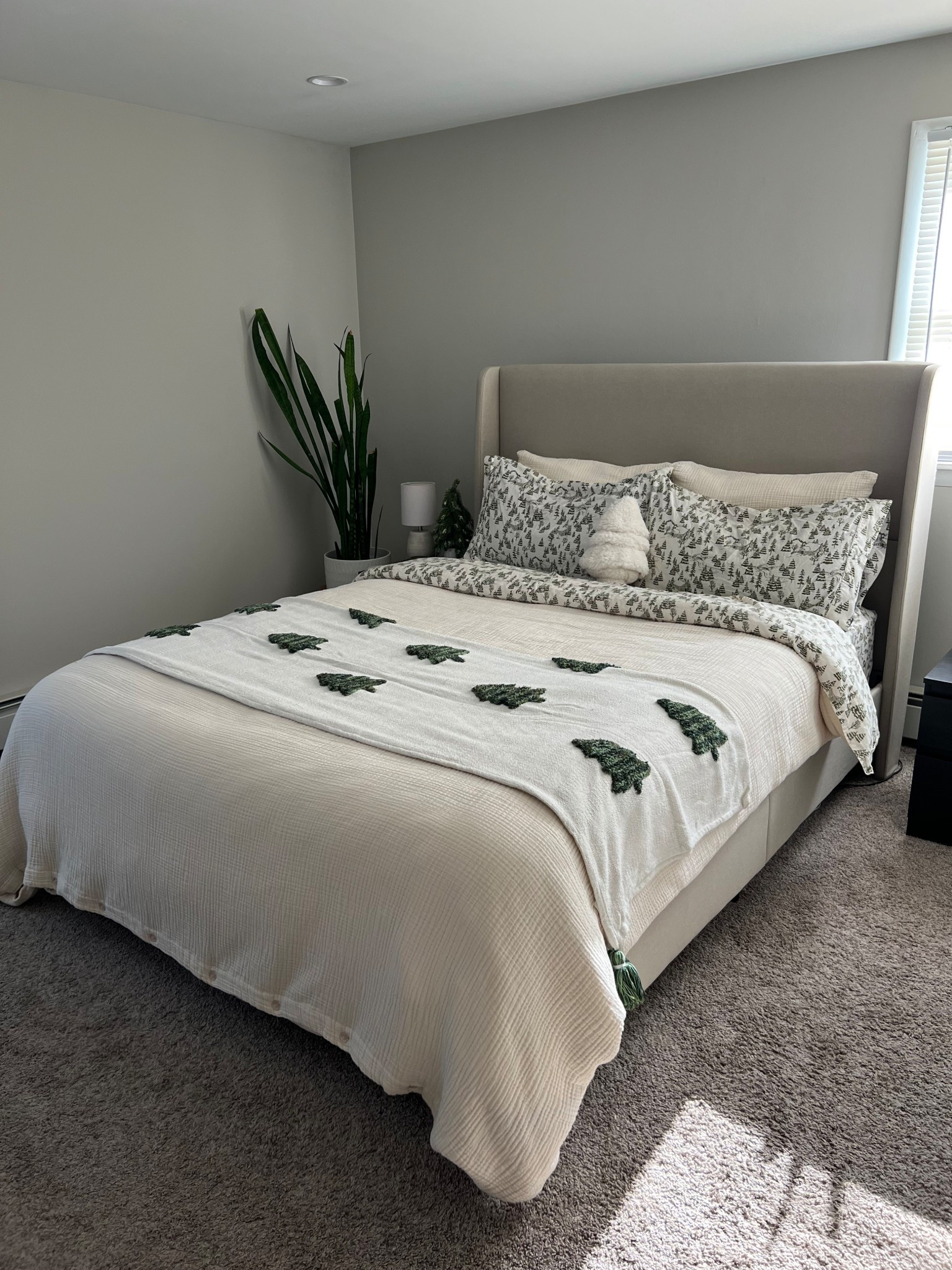 Cozy Christmas bedding🌲

#LTKSeasonal #LTKHome #LTKHoliday