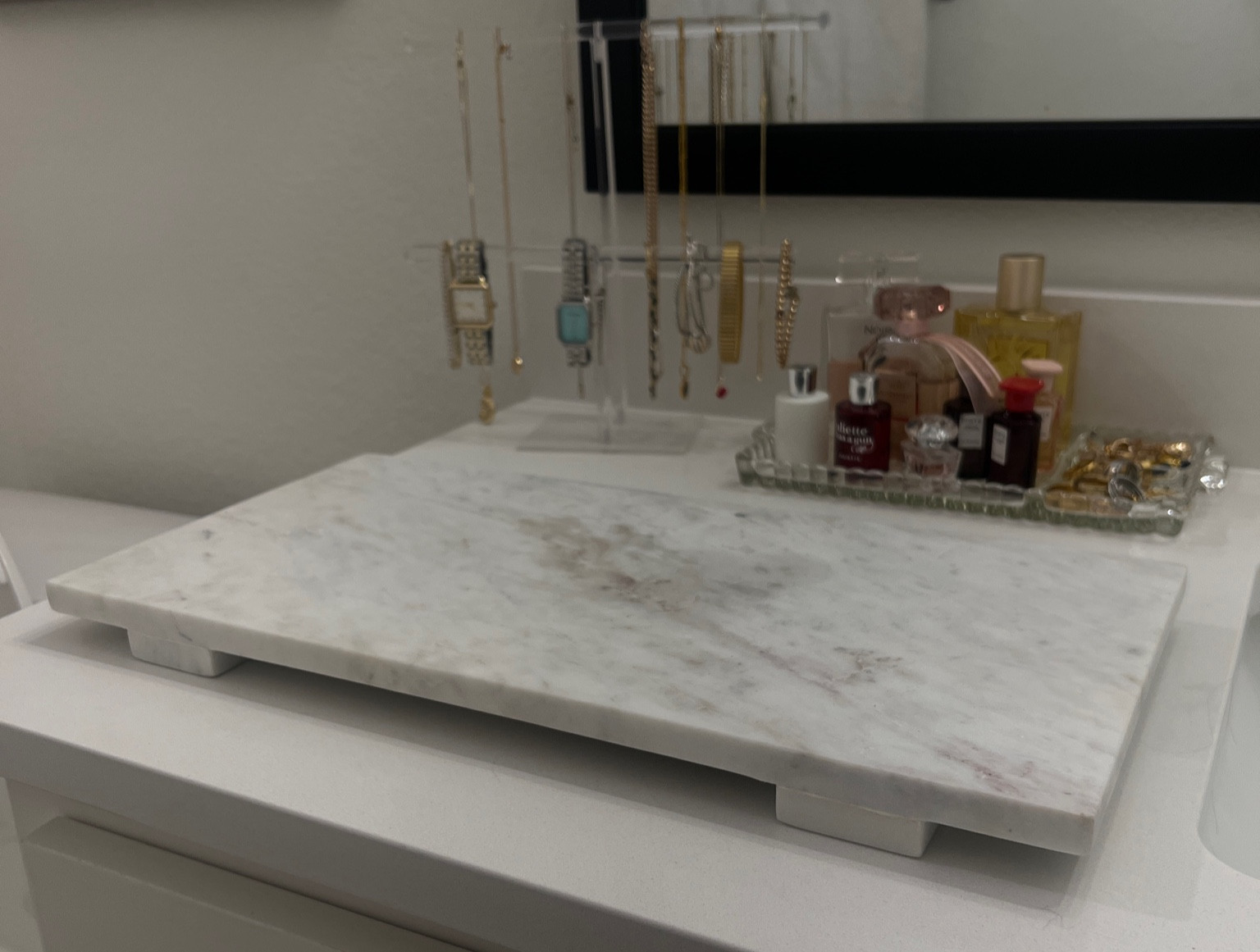 CUTEST marble tray!!! (it’s a cheese board but I use it on my vanity 🥰)

#LTKGiftGuide #LTKHome #LTKFindsUnder50