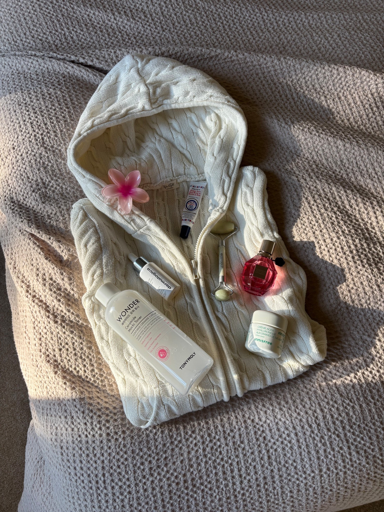 Valentine’s Day morning 💕☀️

#LTKValentine #LTKselfcare #LTKmorningroutine