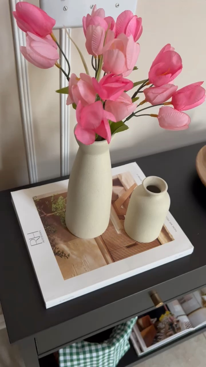 Two spring entryway ideas 🌷

#LTKVideo #LTKSeasonal #LTKhome