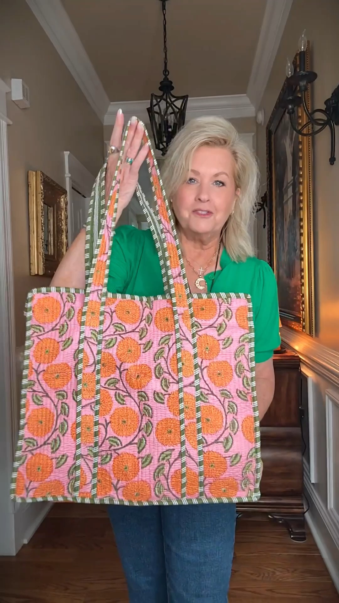 Six new handbags for summer just arrived from Amazon! Each one is special, and make sure to check out the last one that is iridescent. 🥰
