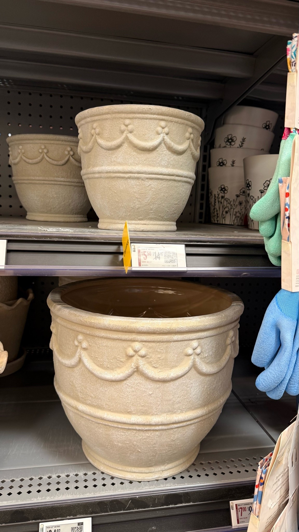 Clearance alert 🚨🏺 These My Texas House retro planters at Walmart are marked way down — that scalloped swag detail gives them such an antique, French-country feel for a fraction of vintage prices. They come in multiple sizes, so grab a couple to layer on your porch or flank an entryway. This is the kind of find you scoop up before it’s gone!

#walmartfinds #walmartclearance #mytexashouse #porchdecor #frenchcountrystyle #ceramicplanters #homedecorfinds #clearancefinds #outdoordecor #walmarthome #budgetdecor #curbappeal #patiodecor #vintagestyle #walmartdeals