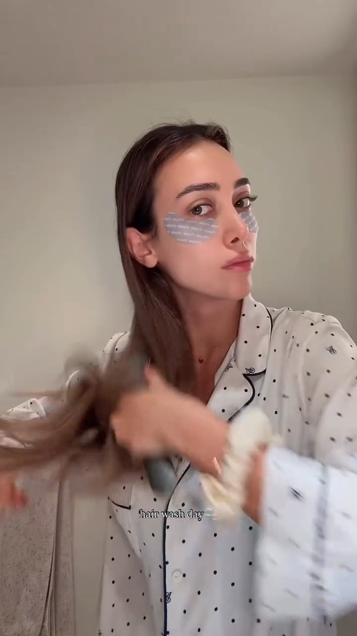 The best feeling in the world: hair wash day 🧖🏼‍♀️🫧
Here are the steps + products I use:

• I start by applying @gisou hair mask and leave it on for about an hour before I shower.
• After rinsing it out, I use a scalp massager @vegamour with rosemary oil and gently massage my scalp before shampooing and conditioning. Rosemary oil link in my bio. 
• My new shampoo & conditioner are @fableandmane 
• After the shower, I apply @colorwowhair anti-frizz moisturizing treatment and @moroccanoil heat protectant before blow-drying.
• For styling, I add @kerastase_official hydrating hair oil for extra shine.
• And after styling, I finish with the @gisou Honey Infused Hair Oil, it smells amazing.
• For baby hairs, I use the @daehair cream to smooth everything down.

And that’s all 🫶🏻🧸