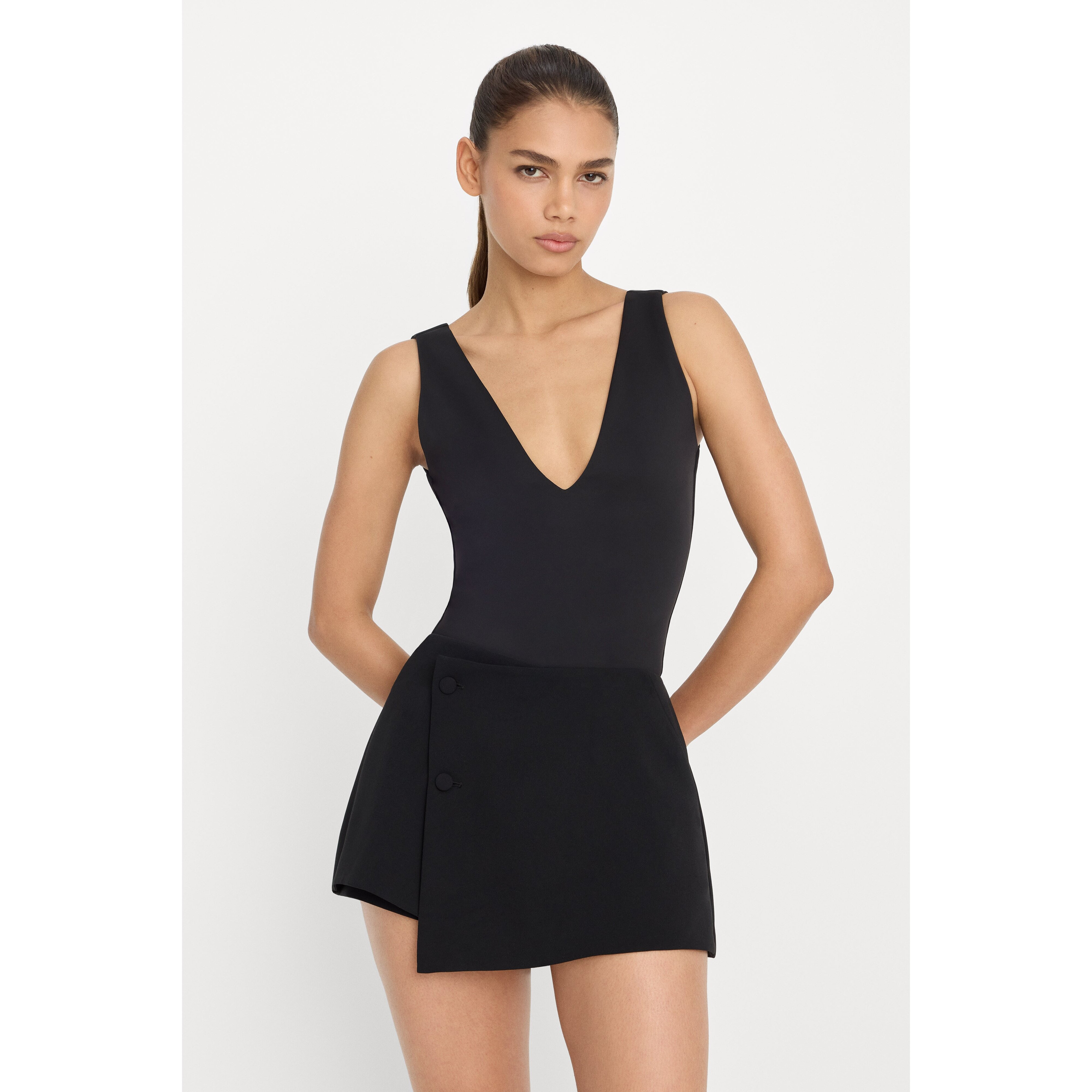 Women's Sculpting Deep V Bodysuit | Black, Size Large | Good American by Khlo� Kardashian | Good American