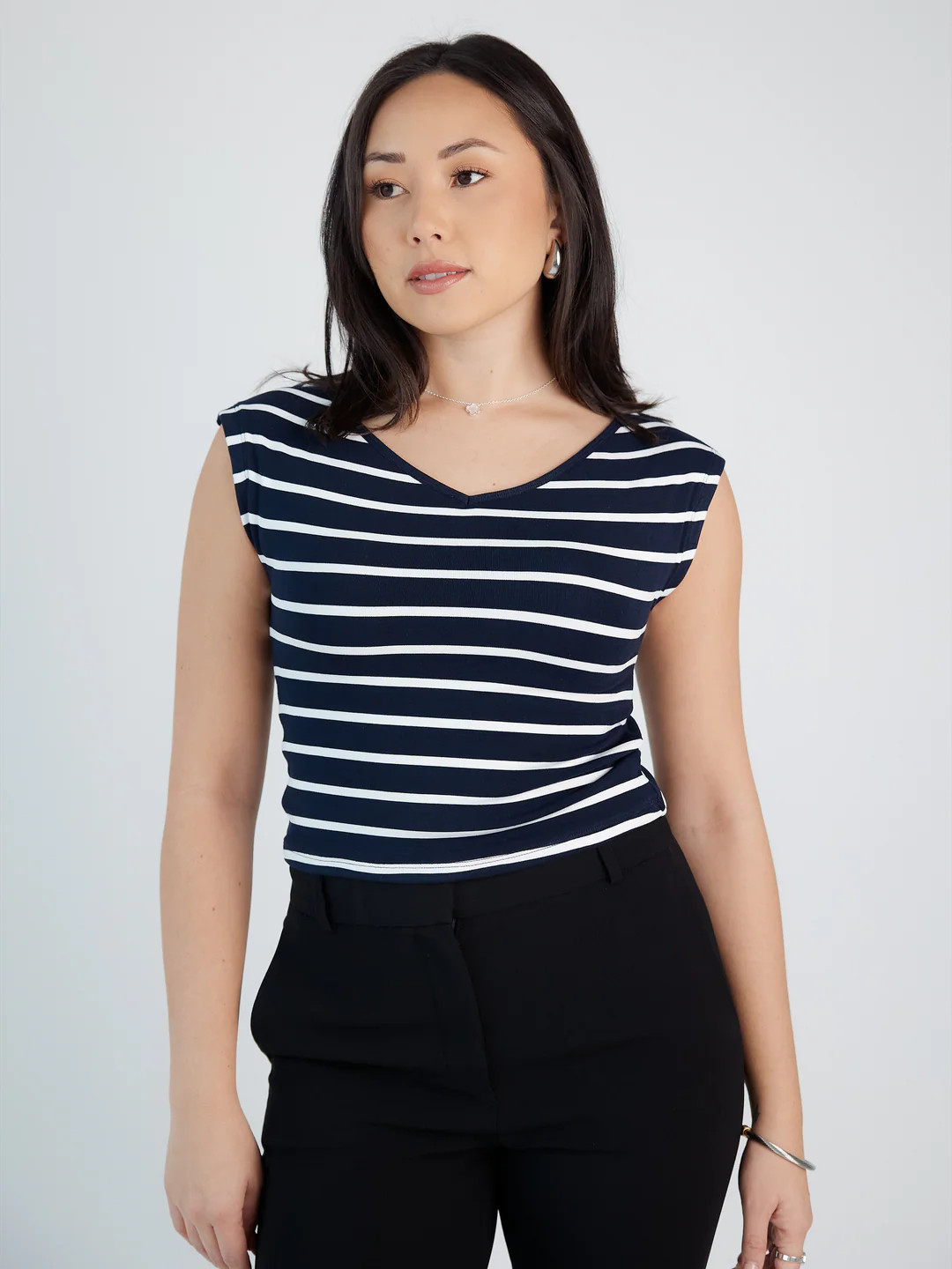 Wide V-Neck Brami | Klassy