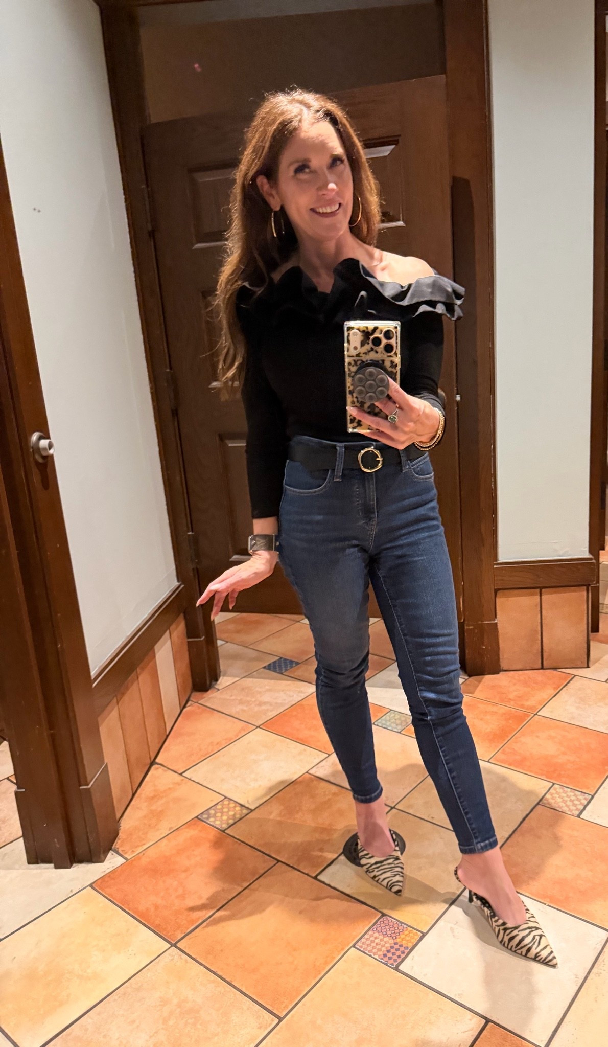 A little black top + great denim + a pop of animal print = such an easy fall outfit. 🖤🐆 I love a look that feels polished without trying too hard—and these shoes make the whole outfit!

Perfect for date night, girls’ night, dinner out, or a casual business look.

Shop my look here ✨

#LTKOver40 #FallOutfit #DateNightOutfit #GirlsNightStyle #BlackTop #StraightLegJeans #LeopardPrintShoes #WomensFashion #FallFashion #Over40Style

#LTKootd #LTKOver40 #LTKPetite
