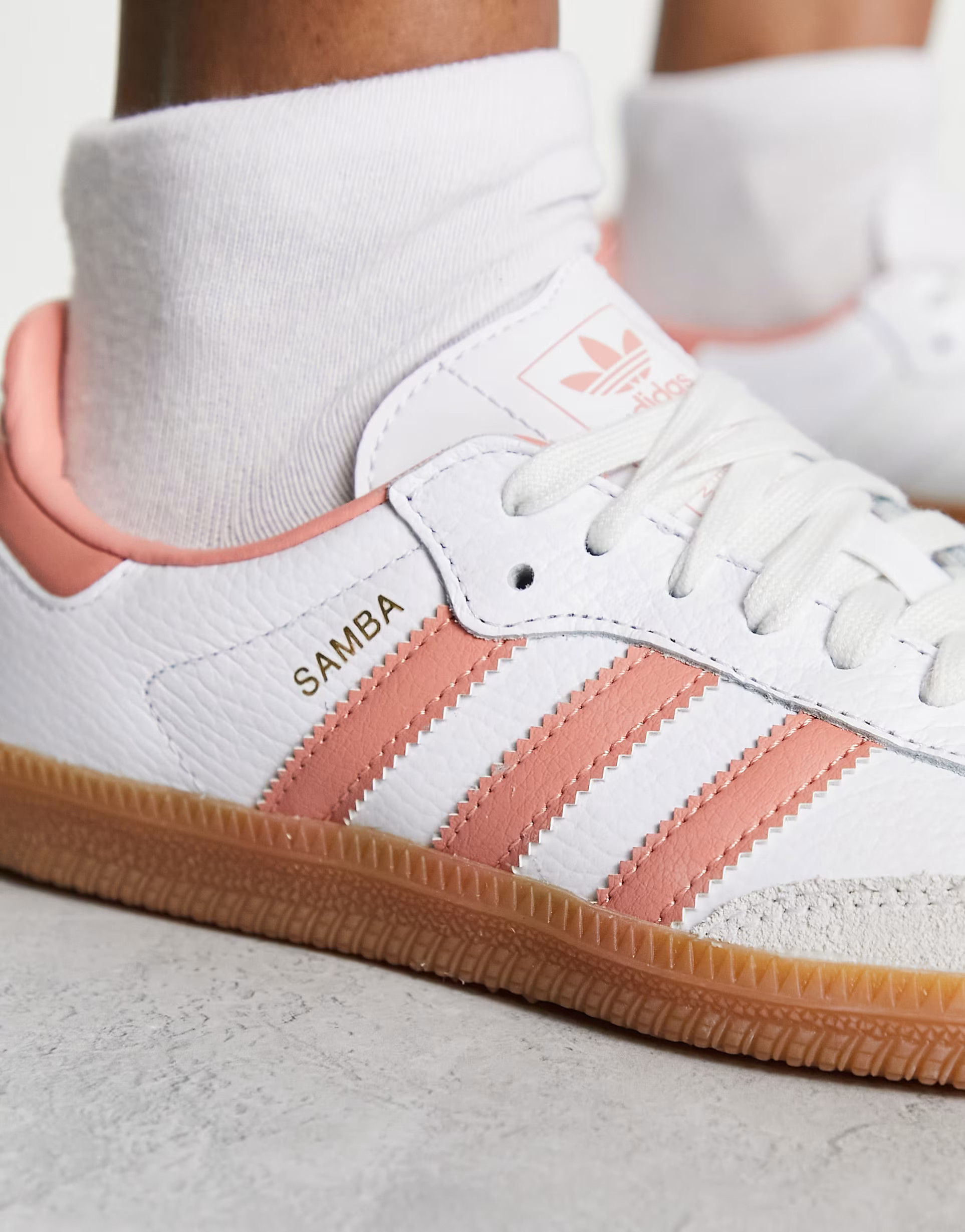 adidas Originals Samba OG trainers in white and peach | ASOS (Global)