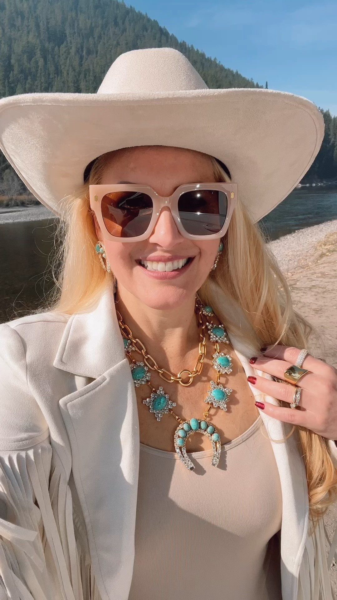 🤠WESTERN OUTFITS: We had an AMAZING time in Jackson Hole, Wyoming and my turquoise jewelry matched perfectly!

🏔️Enjoying all of the Grand Teton mountain views and country western outfits. Loving every minute of the western fashion!

Fringe Jackets medium, Denim leggings large, Cowboy boots size 10

🧥COWBOY JACKET, LEGGINGS & BOOTS: @amazonfashion
💎EARRINGS & NECKLACE: @elizabethcolejewelry


 #amazonfashion #founditonamazon
#elizabethcolejewelry #elizabethcole #fallfashion #fallvacation #countryoutfit #jacksonhole #wyominglife #westernstyle #fallstyle #falloutfitinspo #falloutfits 