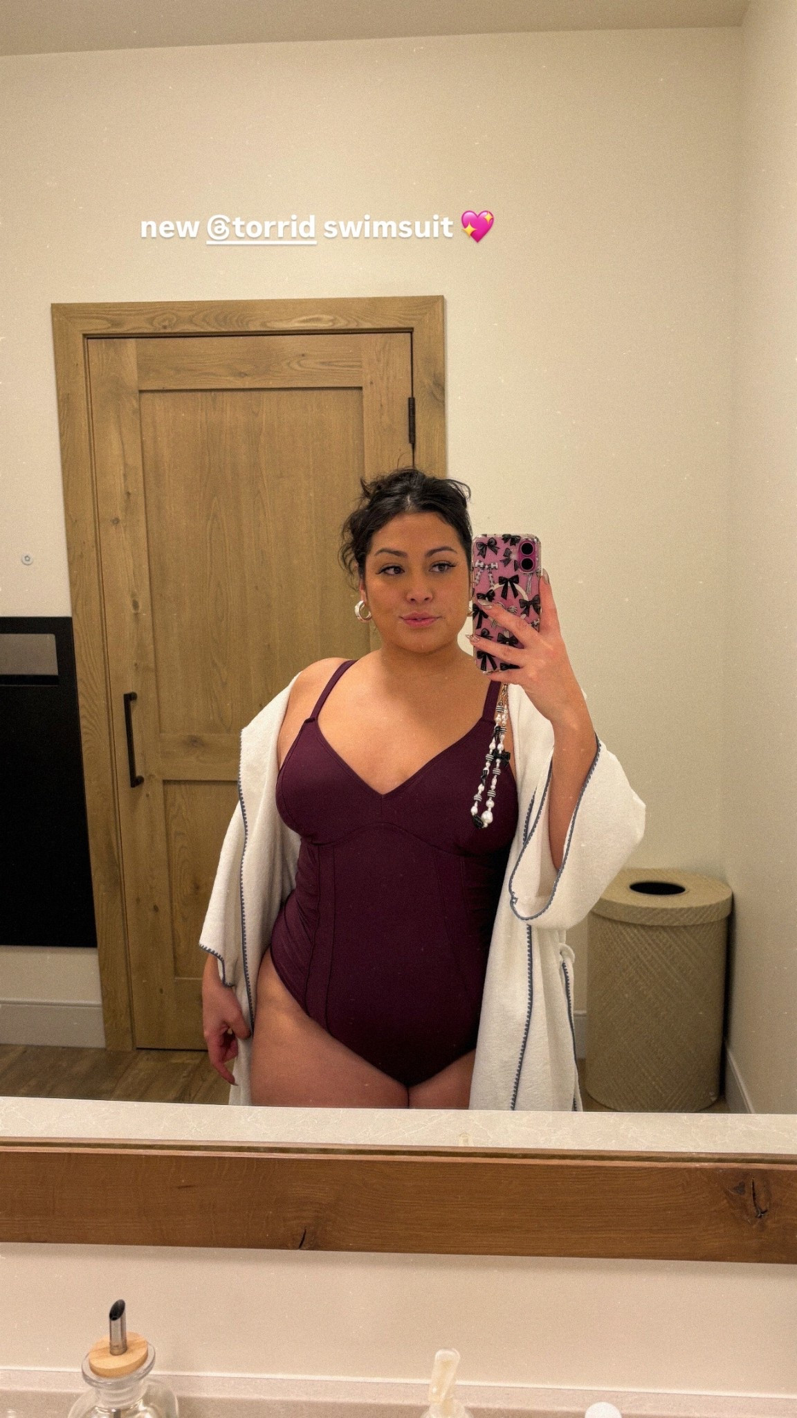 wearing a size 0X, runs true to size!! Love how it snatched me in 🤩

#LTKHoliday #LTKgrwm #LTKootd