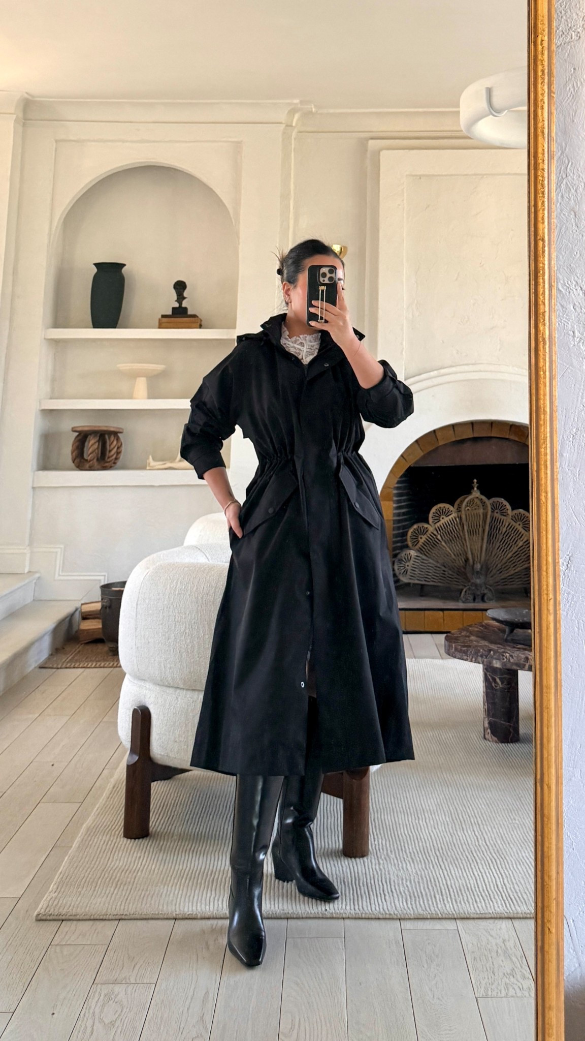 Lightweight, comfortable and gives an hourglass shape with interior drawstrings. Such a beautiful raincoat!

@onequince 
#quincepartner