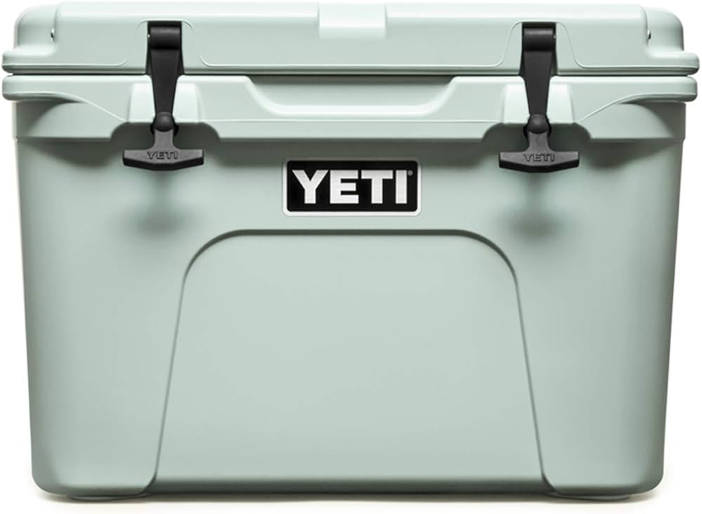 Amazon.com : YETI Tundra 35 Cooler, Sagebrush Green : Sports & Outdoors | Amazon (US)