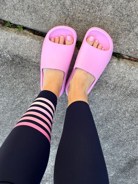 Loving this legging & pink slide color coordination! These leggings are an old color way from Addison bay but the style is still available in new colors!