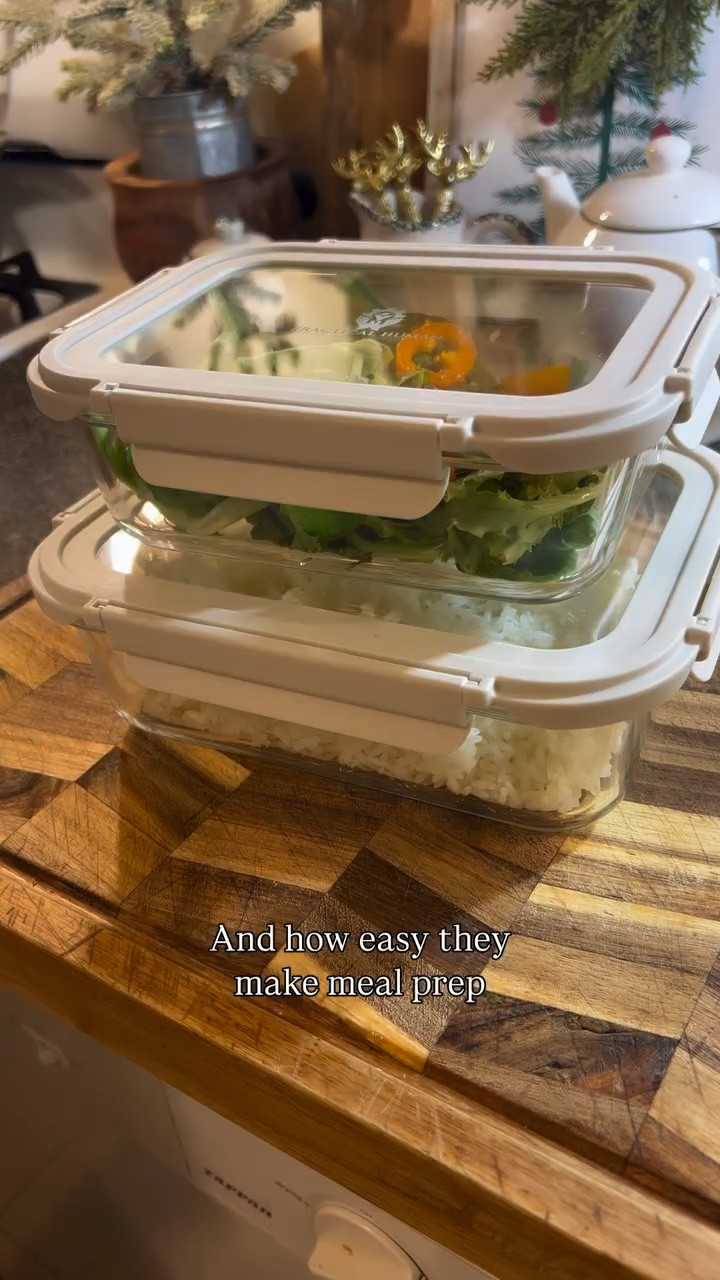The glass containers you need in your kitchen ✨
Oven-safe, microwave-safe, freezer-safe… and yes, the lids are glass too 🤍
Perfect for cooking, storing, and keeping everything fresh and organized.

#kitchenessentials #glasscontainers #organizationaesthetic #practicalhuman