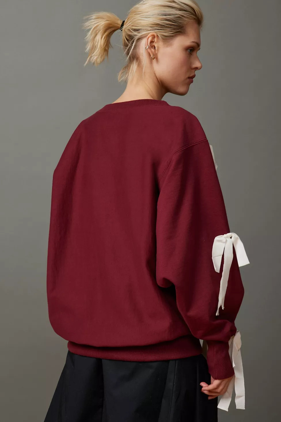 Kimchi Blue Jasmine Oversized Bow Sweatshirt | Urban Outfitters (US and RoW)