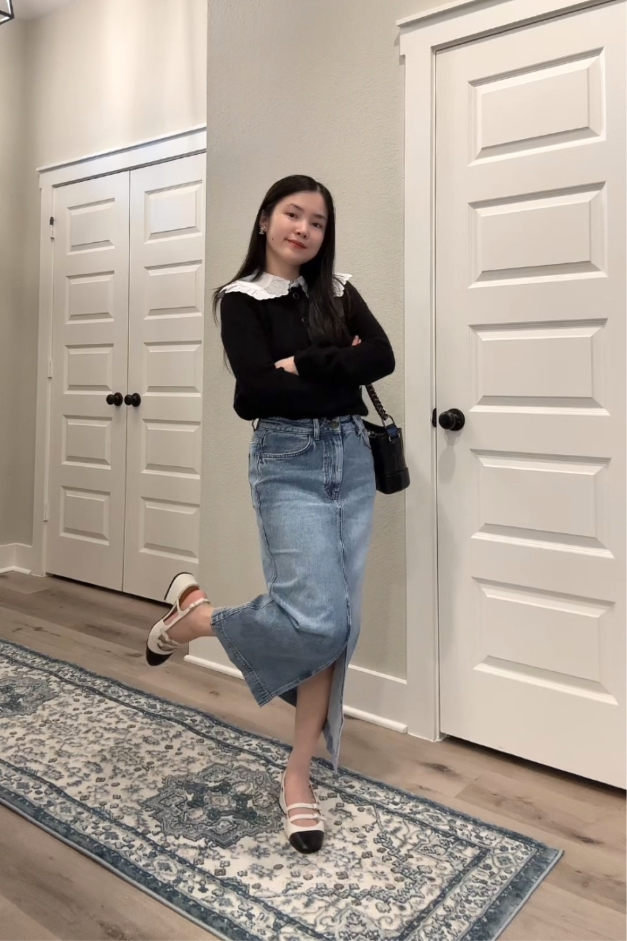 Tìm hoài cuối cùng cũng ra cái chân váy demin vừa vặn cả phần eo và chiều dài cho petite. Đúng là sezane ko làm mình thất vọng.
Chân váy: 2
Cardigan: Xxs
Giày: 6

#LTKbeauty #LTKSeasonal #LTKstyletip