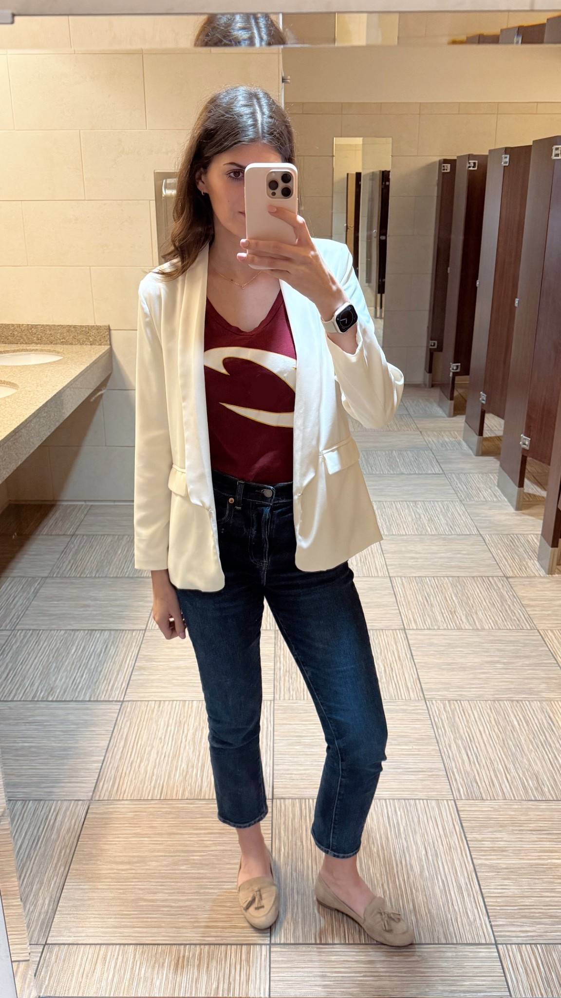 Blazer: Amazon | small 
Jeans: American Eagle | 4R

Office outfit | office inspo | workwear | workwear inspo | sport attire | game day look | 

#LTKFindsUnder50 #LTKStyleTip #LTKWorkwear