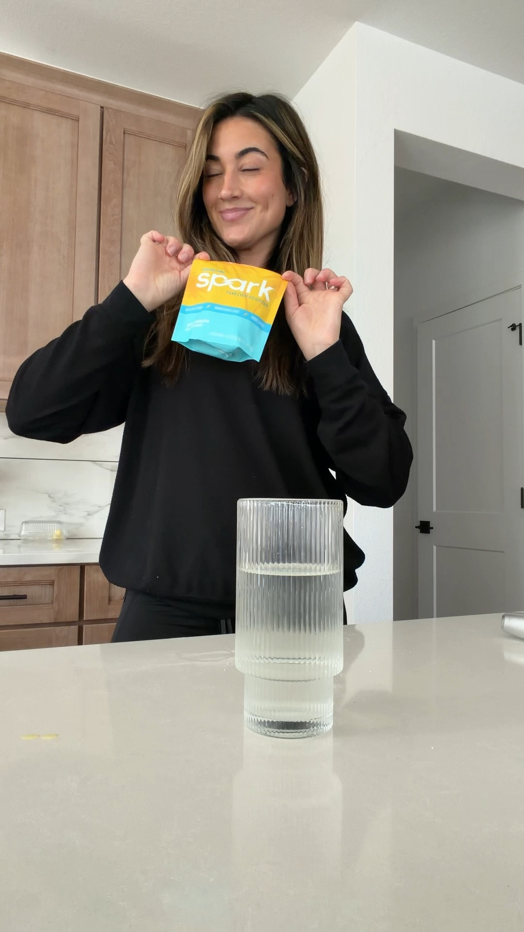 afternoon pick me up without the crash after a day full of holiday prep! Love how these are only 15 calories and have 20 other vitamins, minerals and nutrients with the 120mg of caffeine!  @advocare #AdvoCare #AdvoCarePartner #Spark 

#LTKHoliday #LTKdayinmylife #LTKGiftGuide