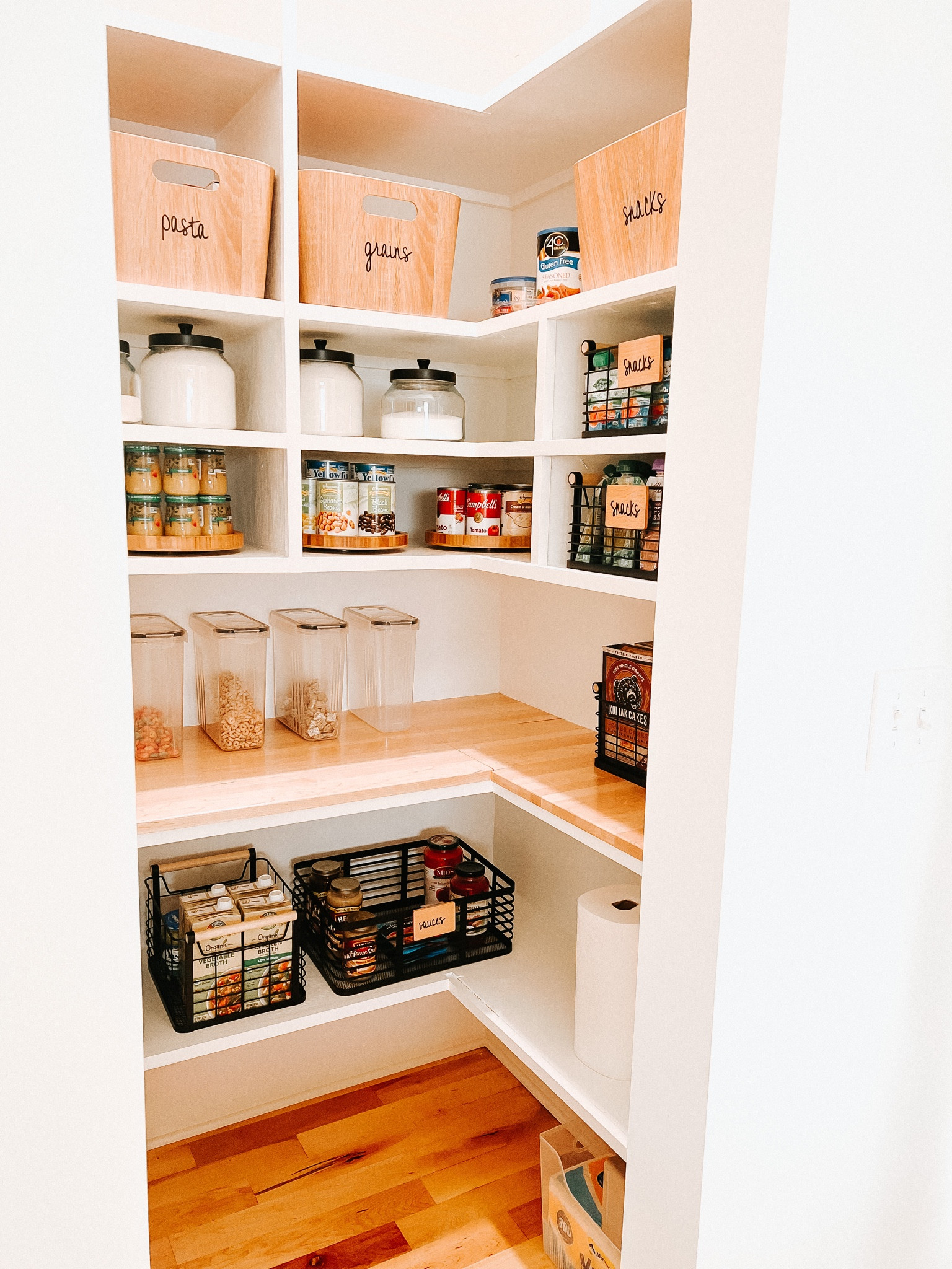 There’s a million reasons why we love an organized pantry…but their beauty may be our favorite reason ✨
.
.
.
.
#organizedbyjm #buffalo #buffalony #professionalorganizer #pantrygoals #pantry #pantryorganization #housebeautiful #pocketofmyhome #homeinspo #minimalist #simplicity #homeorganization #storageideas #walkinpantry #howyouhome #organizingideas #howtoorganize #clutterfree #goodhousekeeping #makehomeyours #beautifulhomes #livewithless #homeideas #kitchendesign #thisoldhome #organized #womeninbusiness #orderly #buffalobusiness

#LTKhome