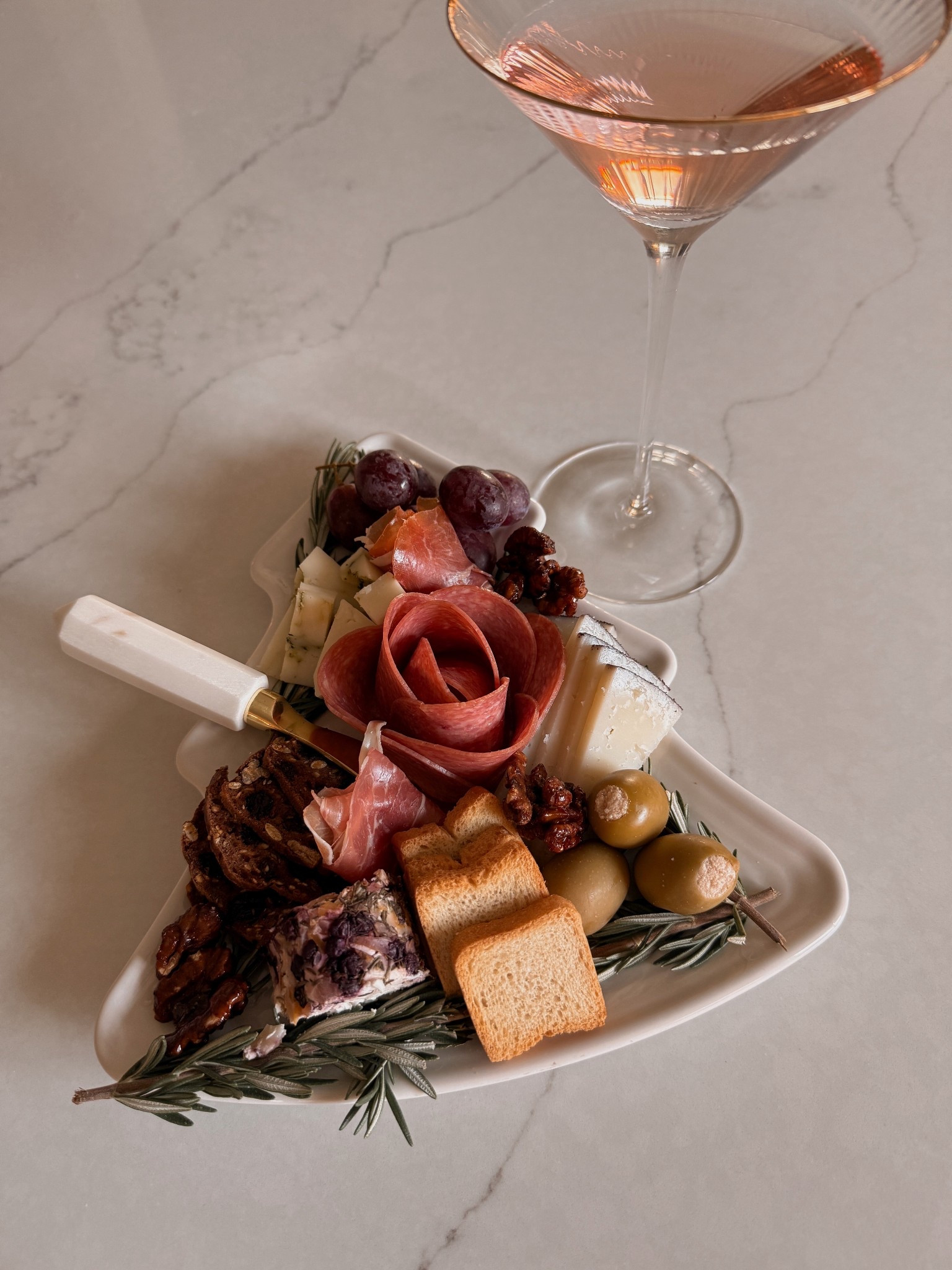 Getting ready to host for the holidays — I love how these @Wayfair finds make entertaining easy and inviting! #Ad #WayfairPartner

#LTKSeasonal #LTKHome #LTKHoliday