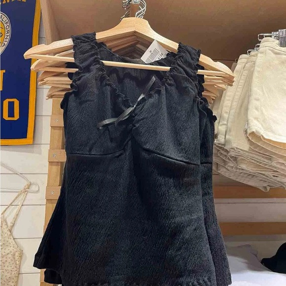 Brandy Melville Malena Top | Poshmark