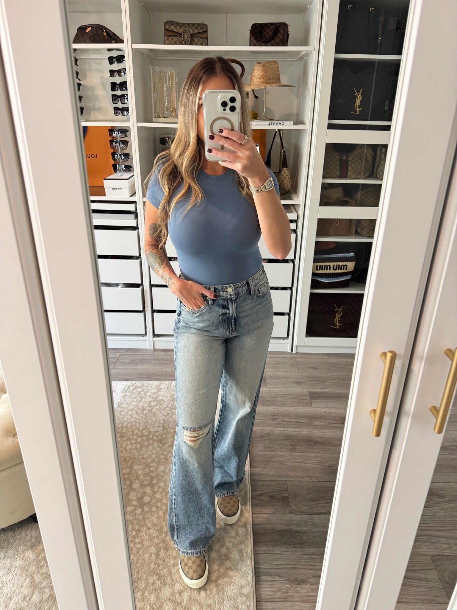 Wearing size small top and size small long in the denim. I don’t see my exact style in the jeans available but there’s other options!

#LTKootd #LTKgrwm #LTKmomlife