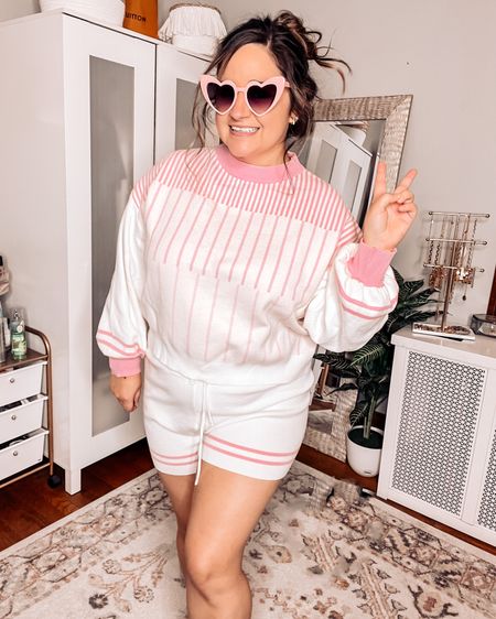 Wearing an L in the pajama set

Amazon fashion, pink pajamas, loungewear set

#LTKcurves #LTKFind #LTKunder50