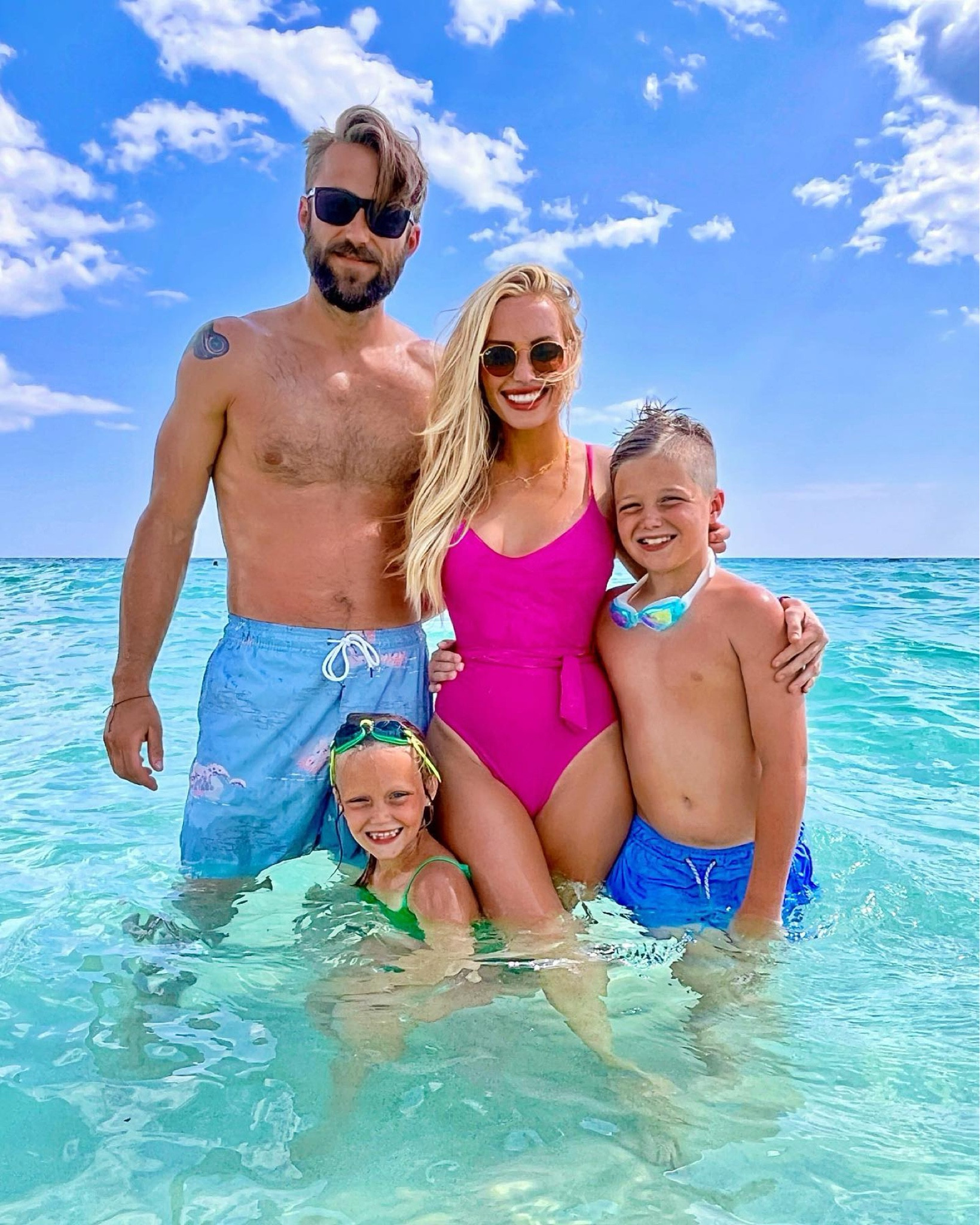 The See’s in the Sea! 🌊 our 30a vacay was a dream! So blessed. ❤️ 

#30a #familyvacation #rosemarybeach #inletbeach #seacrest #florida #thesees