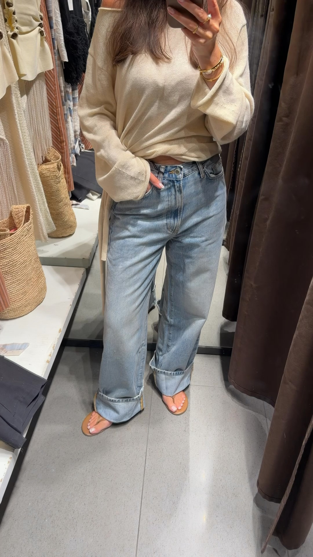 Looks like Levi’s but Zara 🙌🏼
