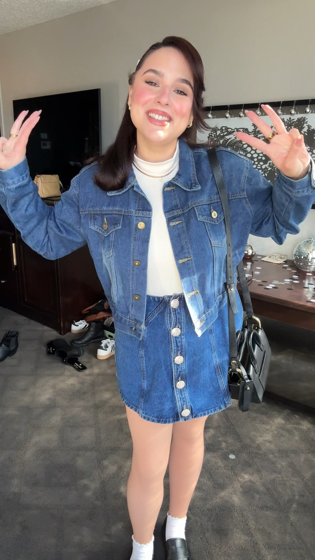 Denim & Diamonds 💎👖🩵

#LTKMidsize #LTKTravel #LTKStyleTip