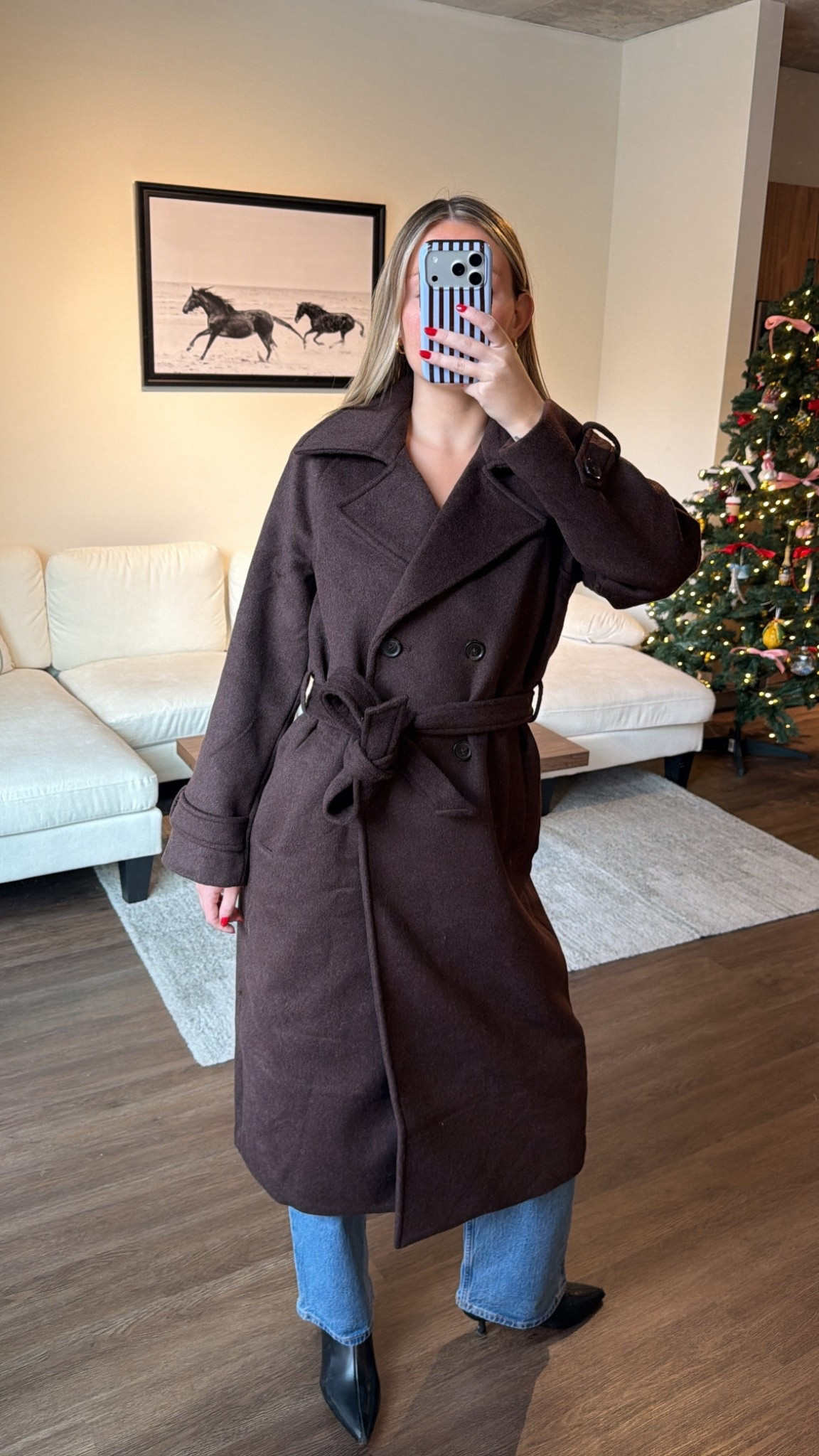 #abercrombiepartner Wearing a small coat and 25 jeans!! Shade of jeans is medium marble

@abercrombie

#LTKHoliday #LTKFindsUnder100 #LTKGiftGuide