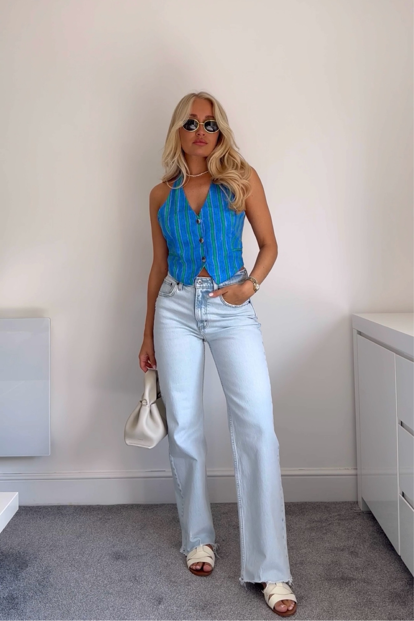 Summer style jeans and a cute top 🩵

#LTKsummer #LTKeurope #LTKuk