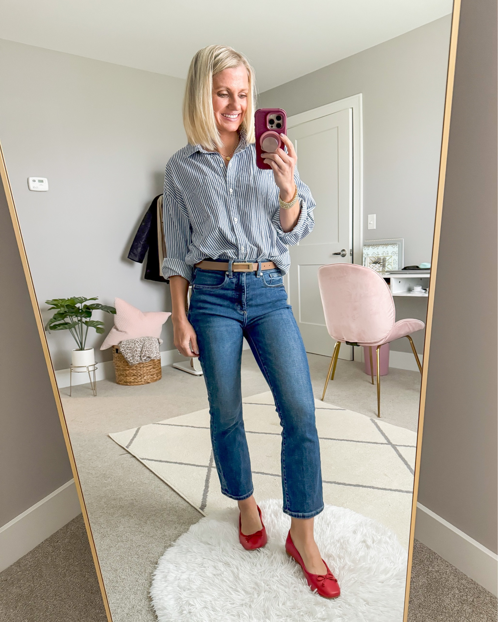 What I wore this week as a 40-year old mom of 2! Shirt- xsmall || jeans- 24/petite

#LTKFindsUnder100 #LTKStyleTip #LTKSaleAlert