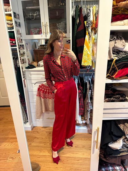 These red trousers are fabulous and under $35! 

#LTKHoliday #LTKfindsunder100 #LTKSeasonal