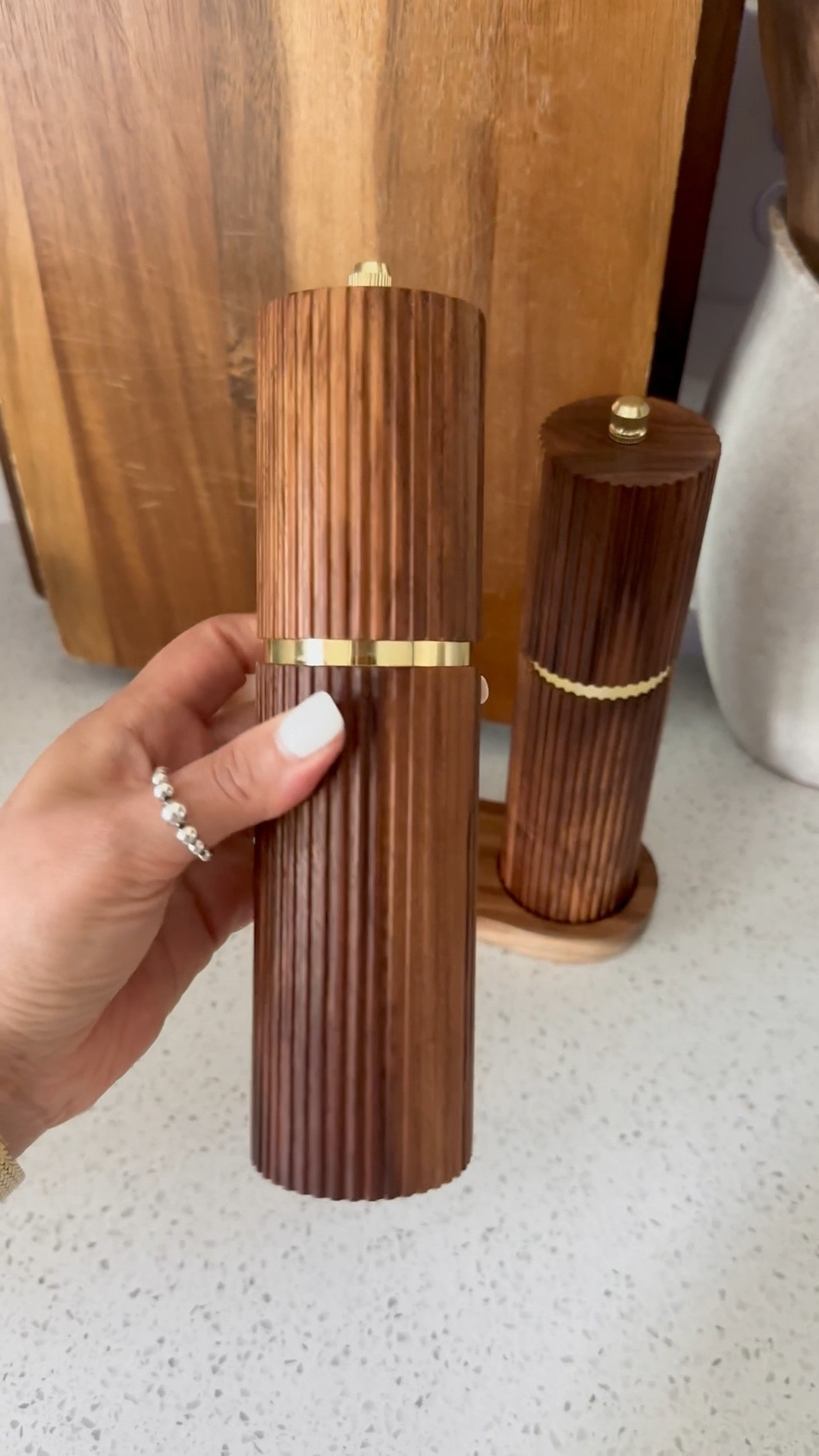 Cute salt and pepper grinders. Love this fluted set, comes in other colors! 🫶😍


Kitchen finds
Fluted salt and pepper grinder 
Amazon kitchen 
Home
Home decor 