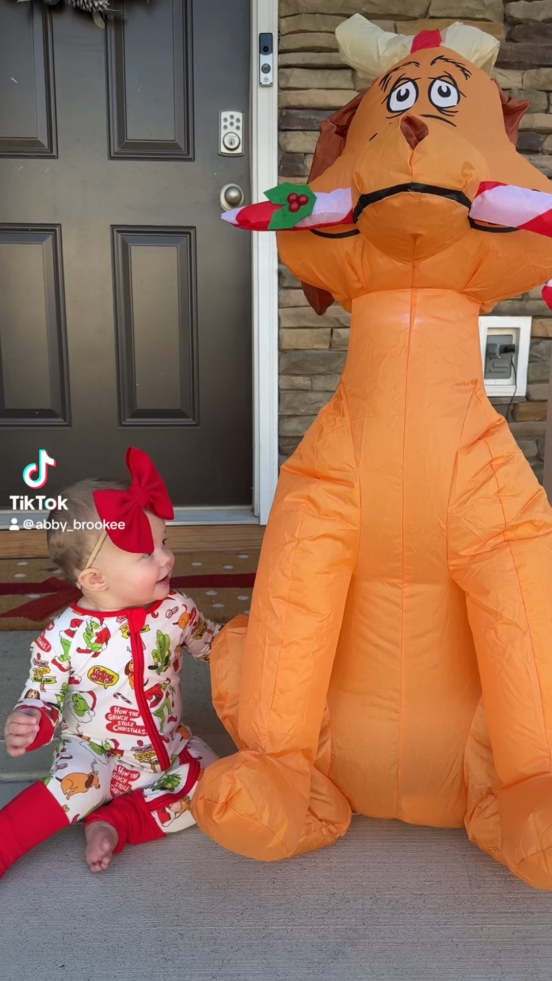 This max blowup is a must! 🙌🙌 Linked it and others 

#LTKFamily #LTKSeasonal #LTKHoliday