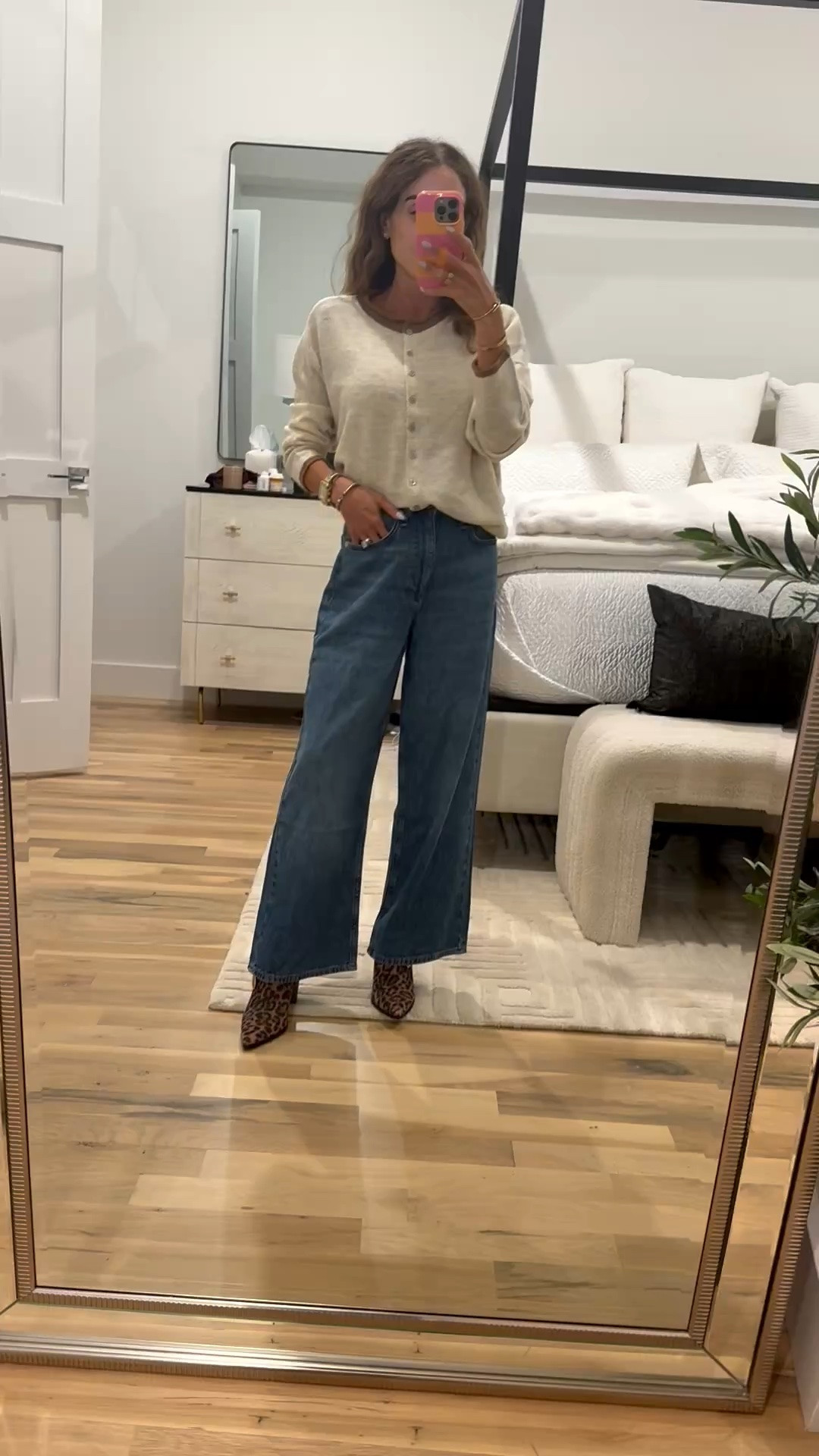If you love soft jeans that feel likr you’re wearing sweatpants, these are it!! Wearing 23 and on super sale

#LTKPetite #LTKSaleAlert #LTKOver40