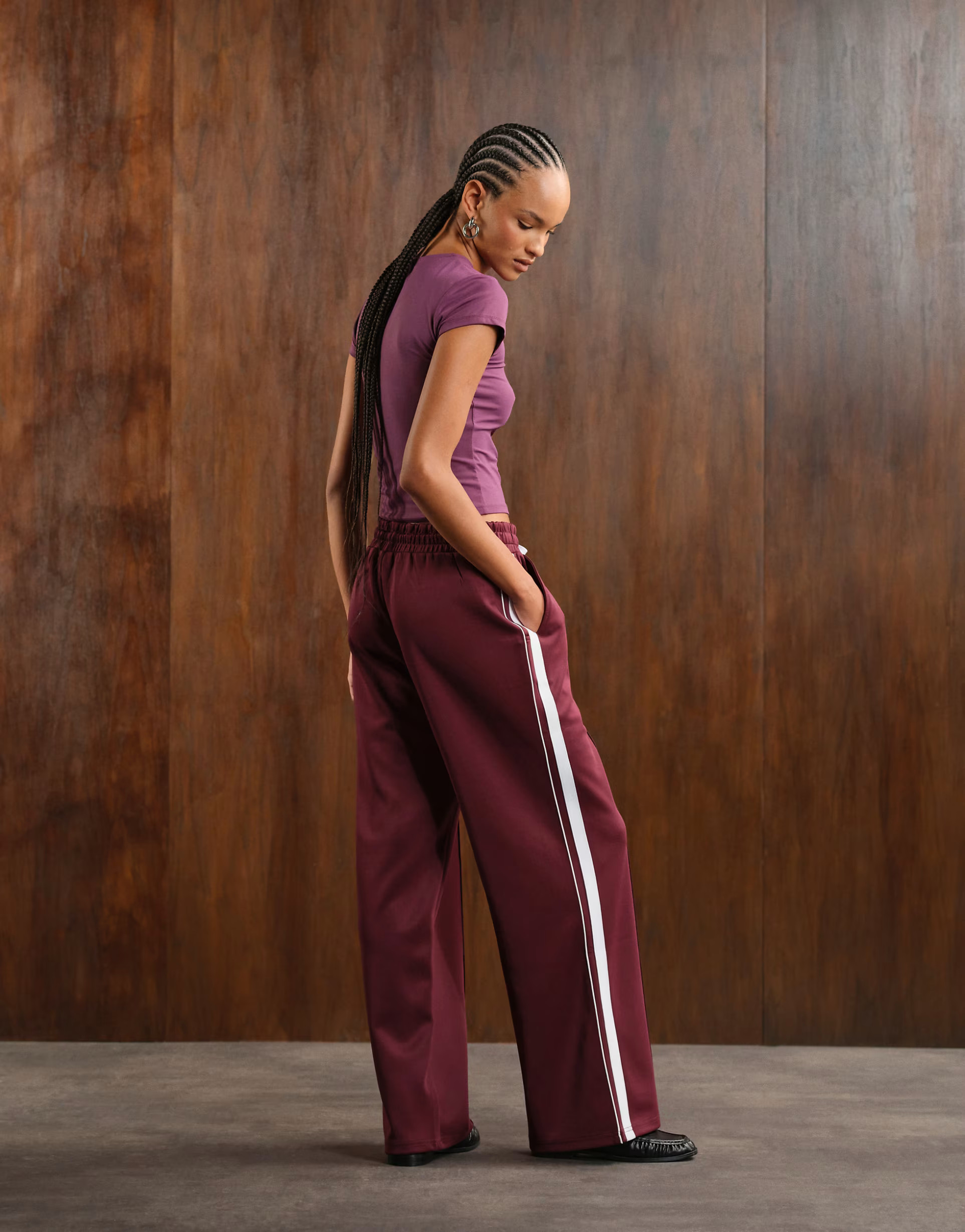 Noisy May wide leg jogger with side stripe in burgundy | ASOS | ASOS (Global)