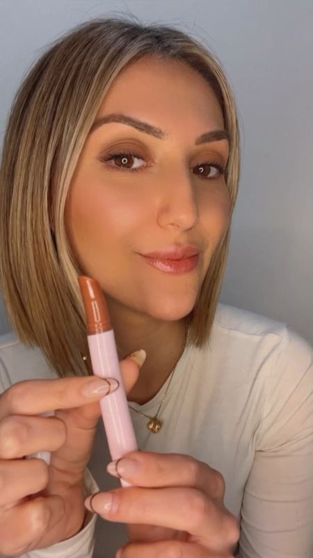 My absolute favorite Tarte lip balms are 30% off with free shipping!! There’s a reason I won the LTK MOST LOVED 2022 for this! 
Love how hydrating they are and give the appearance of plump lips 

Gifts for her
Beauty finds 
Vacation
Date night 
Wedding guest 
Easter 
Tarte maracuja lip balm 


#LTKVideo #LTKSpringSale #LTKsalealert