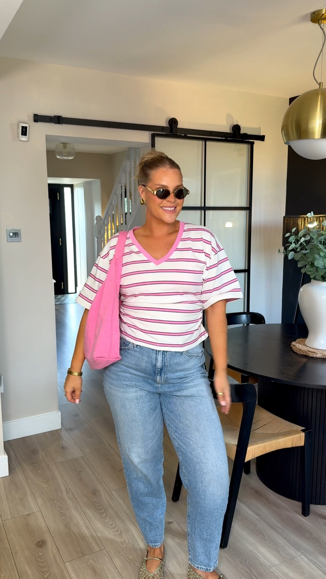 You all wanted links to my outfit today so here they are! Jeans I wear a 16 regular, top I wear a 14(XL) I have linked it on asos and Stradivarius as both have different stock levels :)

#LTKspring #LTKsummer #LTKuk