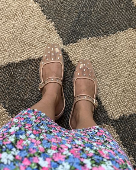 Wearing the prettiest flats for summer. 
Breathable and sophisticated 
A perfect shoe to wear in place of sandals

Summer workwear / wedding shoes/ dressy shoes / work shoes /sheer shoes / sheer ballet flats

#LTKWorkwear #LTKShoeCrush #LTKWedding