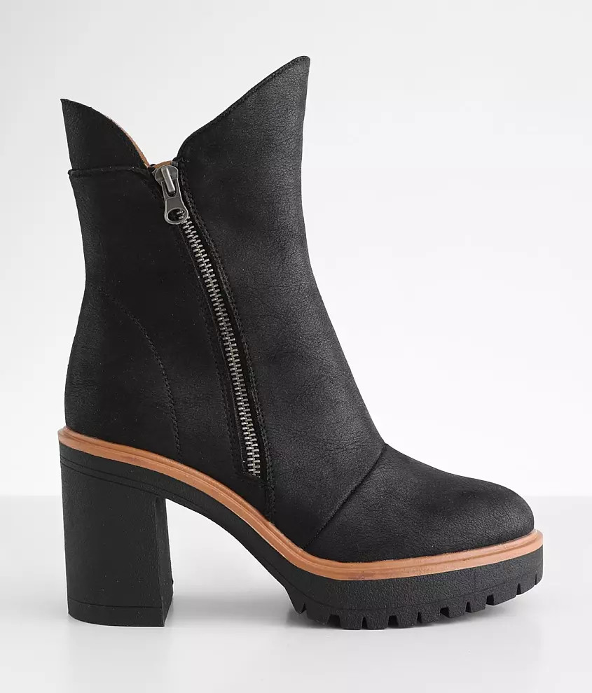 Lug Heeled Ankle Boot | Buckle